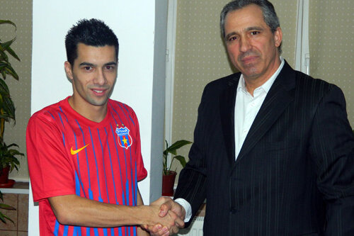 După ce a semnat cu Steaua, Pîrvulescu le-a promis suporterilor că-i va face să uite de faptul că s-a declarat dinamovist.