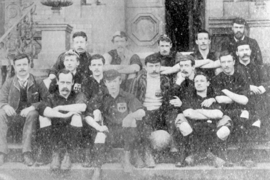FC Sheffield, cu o parte din jucătorii pe care îi avea în lot în 1890 // Foto: wikipedia
