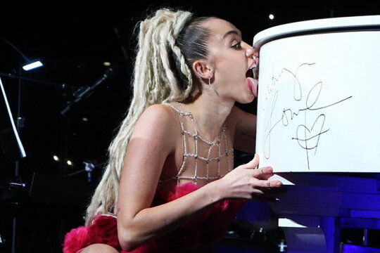 Miley Cyrus ► Foto: dailymail.co.uk