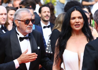 Soția lui Ilie Năstase, decolteu abisal pe covorul roșu de la Cannes. Ioana ...