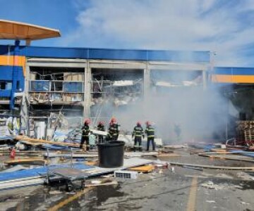 Explozie puternică la un magazin Dedeman din Botoșani. Șapte persoane ...