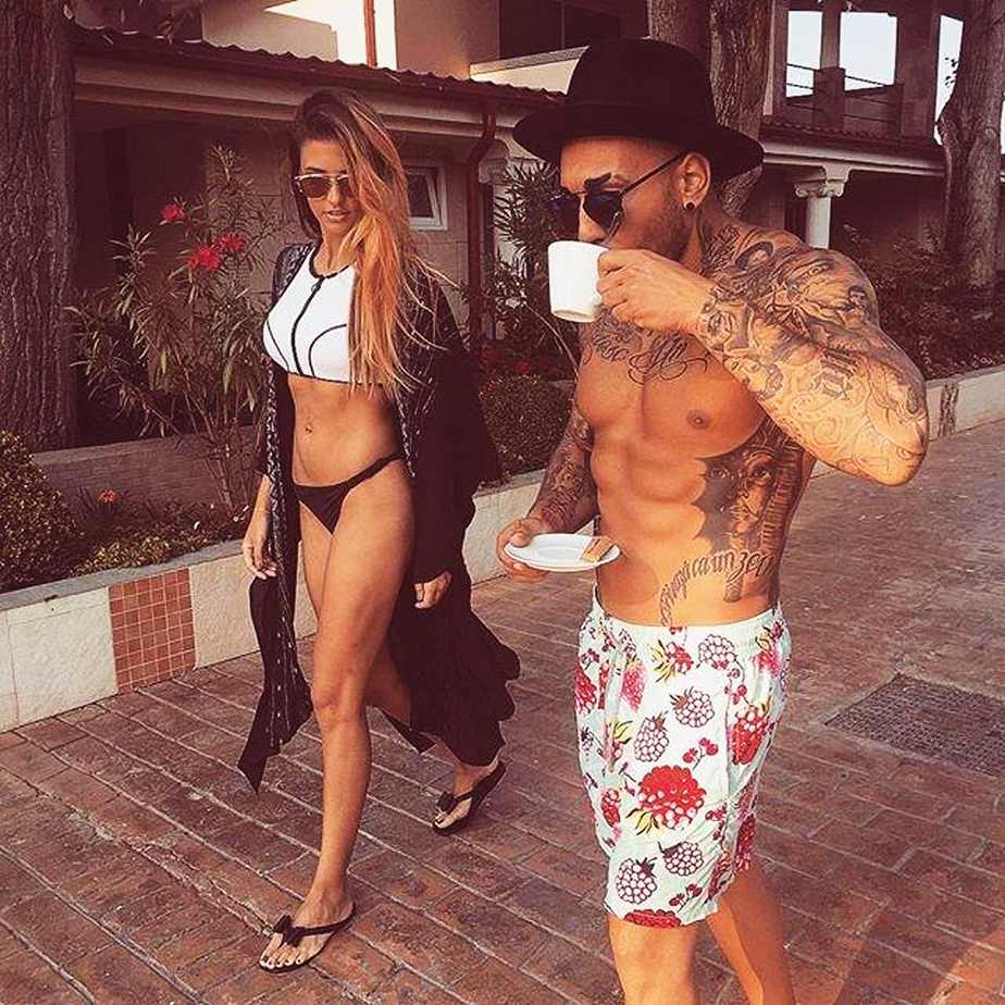 Antonia și Alex, cel mai hot cuplu! Uitei-i cum au ieșit la piscină