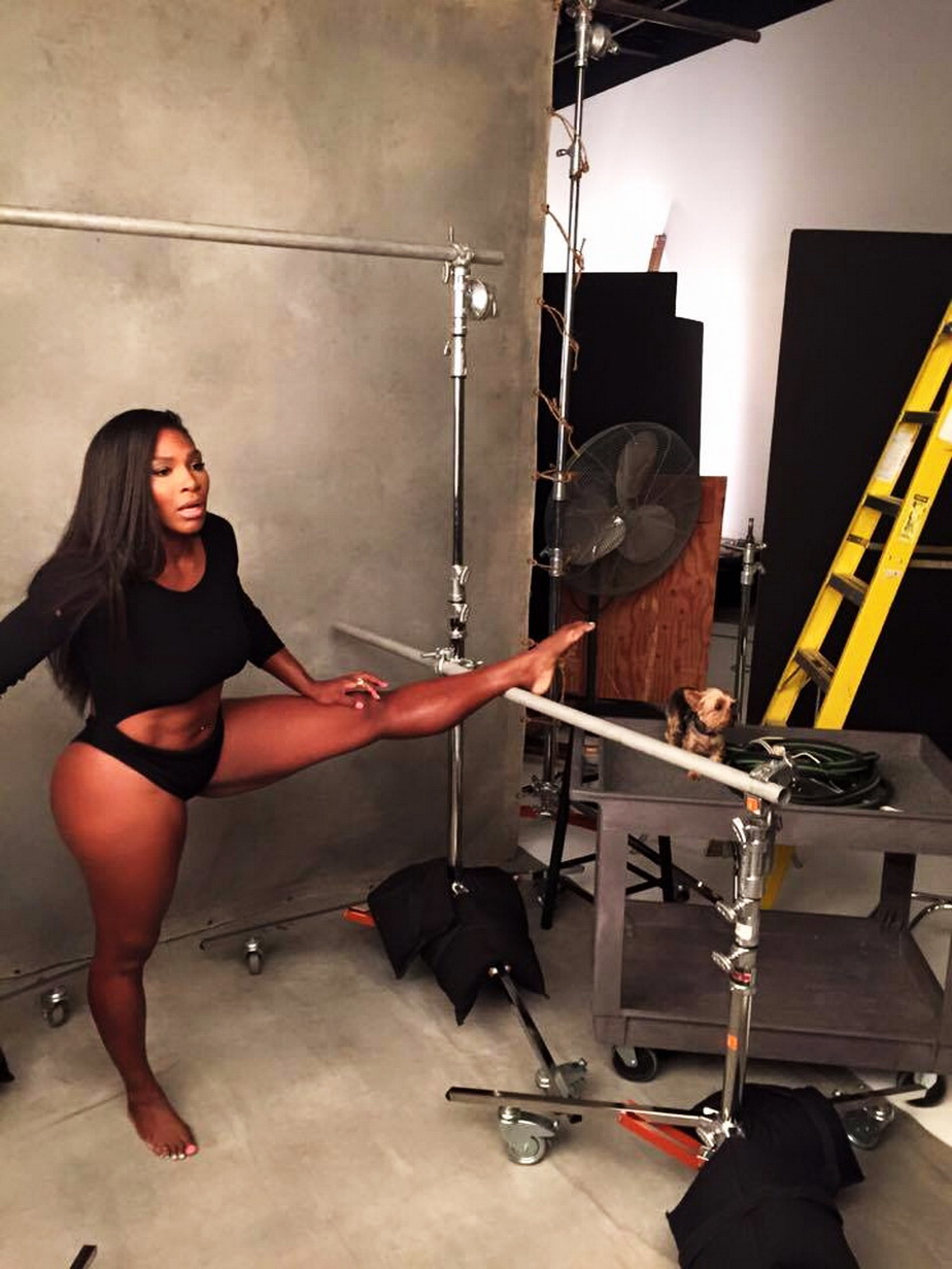 Imagini demenţiale cu regina tenisului mondial! Serena, în poziţii ameţitoare