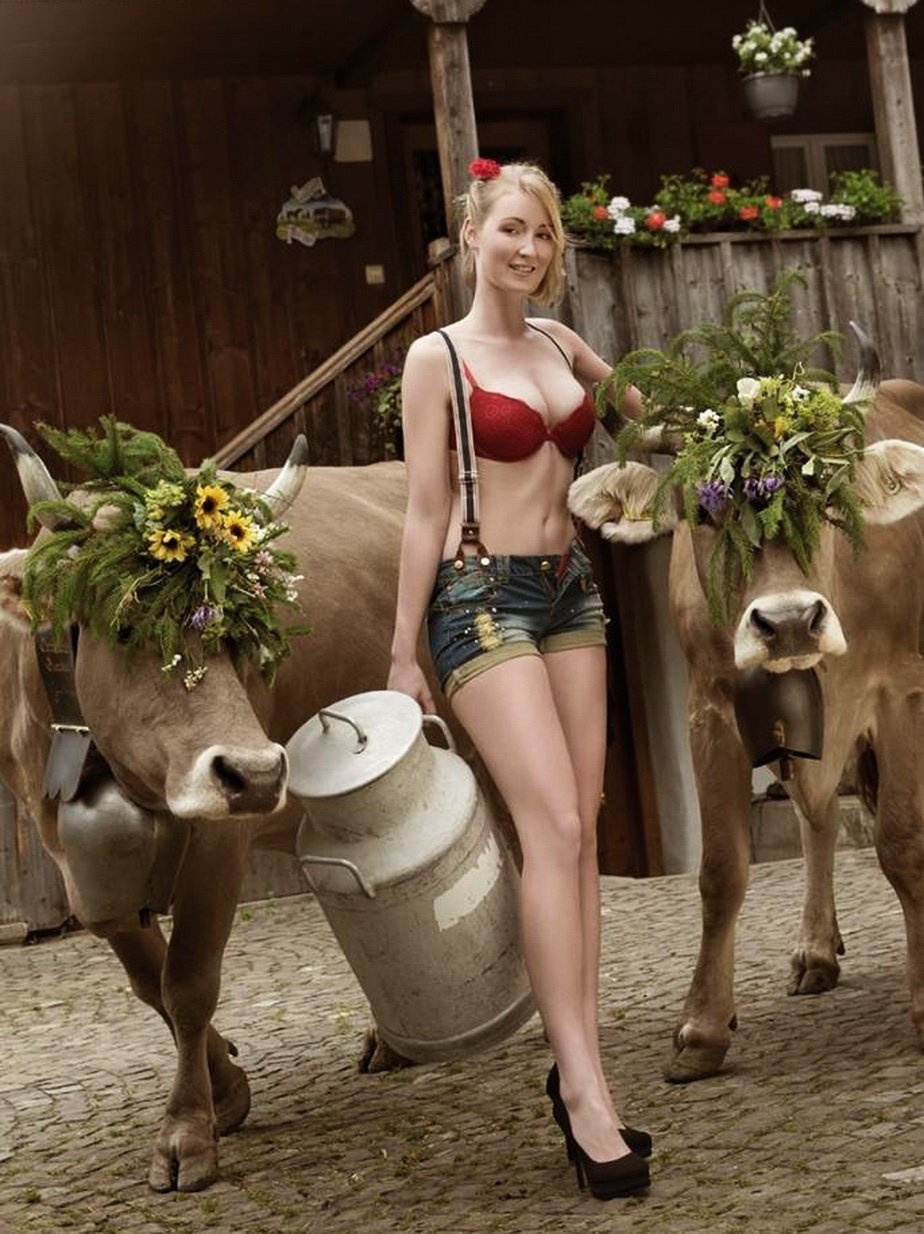 GALERIE FOTO » Ele sunt cele mai sexy fermiere din Elveţia
