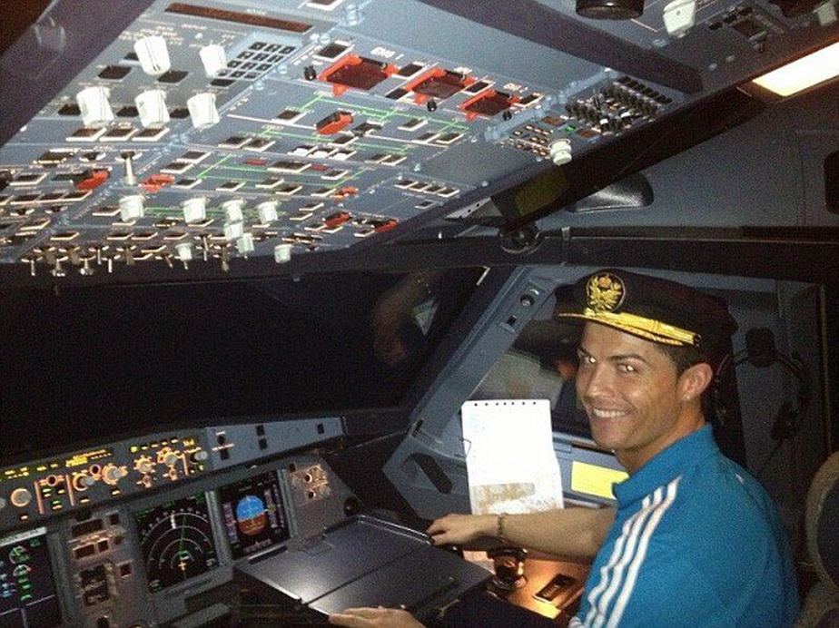Cristian Ronaldo şi-a cumpărat un avion de 19 milioane de euro