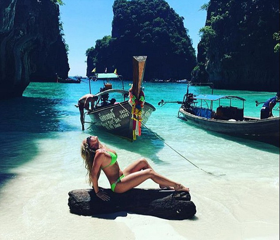 FOTO » Aisleyne Horgan-Wallace, pictorial incendiar în Thailanda