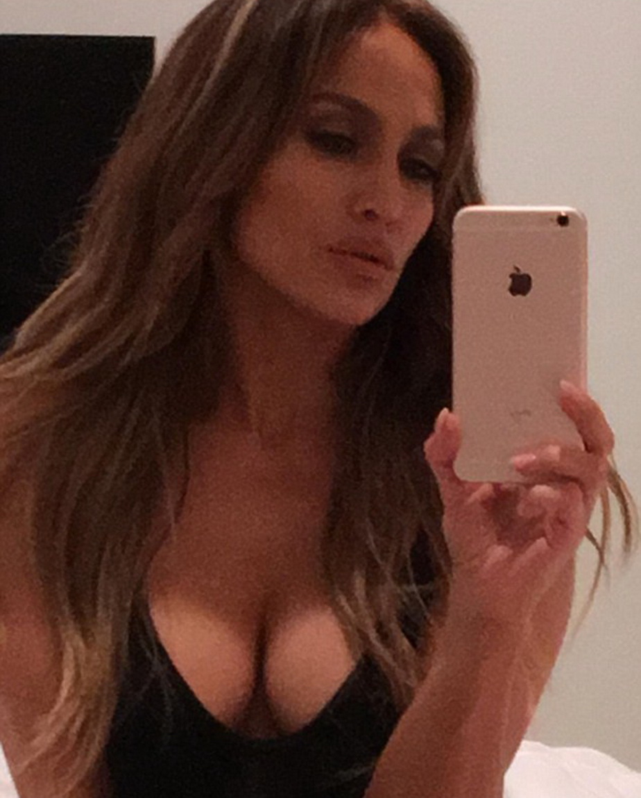Jennifer Lopez, super-sexy în cea mai recentă fotografie