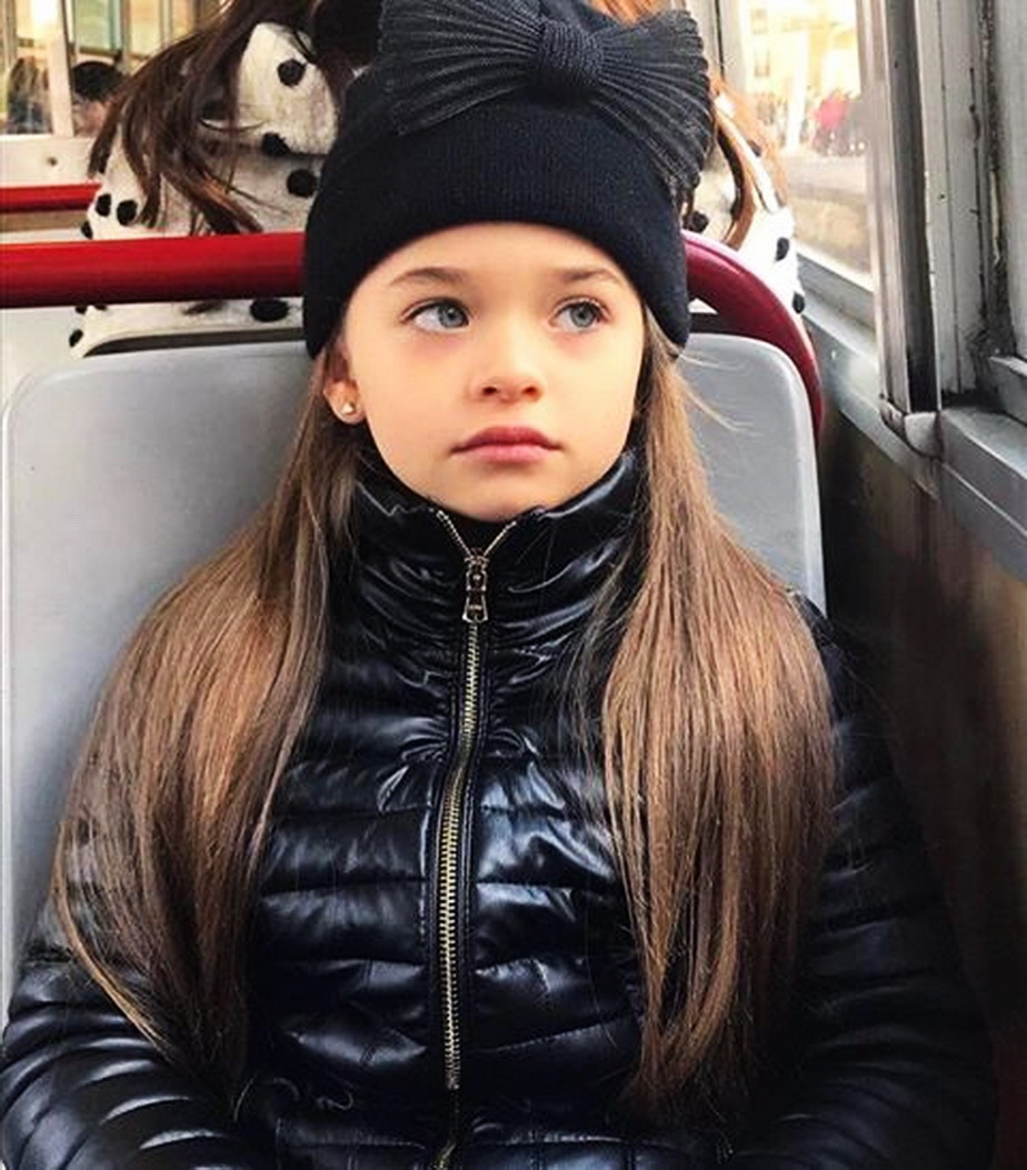 FOTO » Fotografia de 80.000 de like-uri cu fiica Antoniei. Este adorabilă