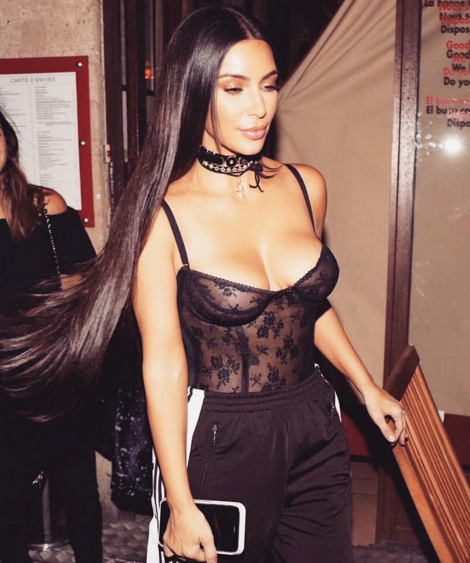 Fabulos! Uite ce sume primește Kim Kardashian pentru o simplă postare pe Instagram