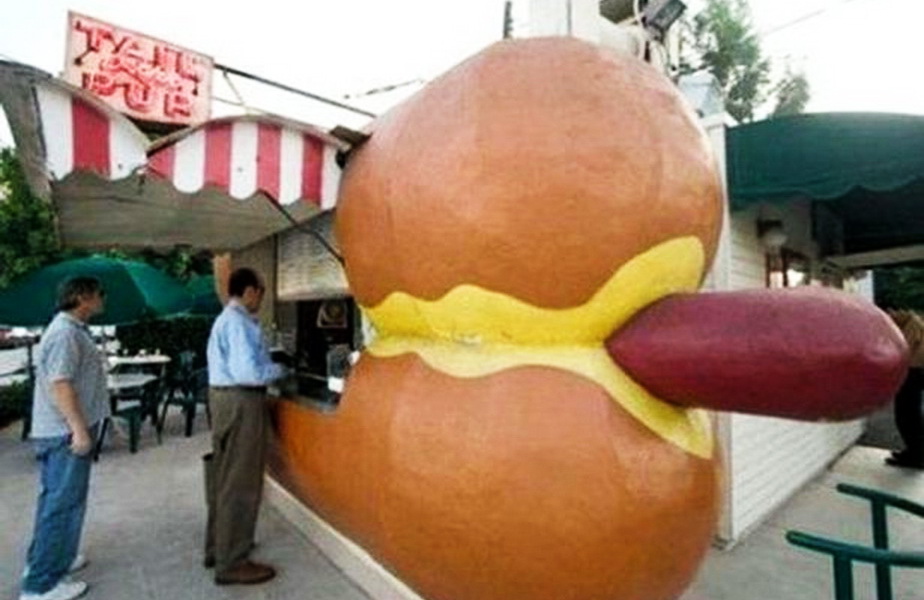 FOTO Cel mai tare chioșc de hot-dog. Ai putea să mănânci de aici?