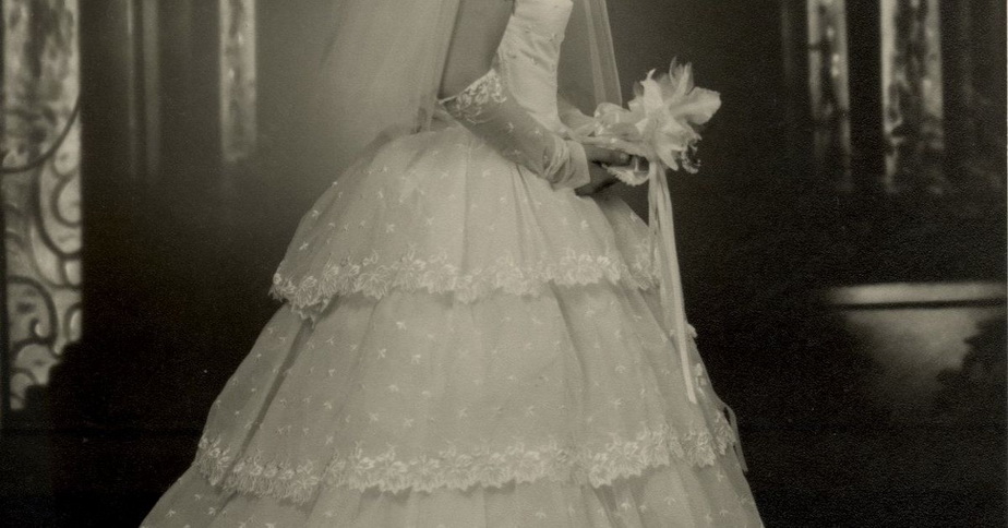 Şi-a recuperat rochia de mireasă după 32 de ani de la nuntă. E incredibil ce s-a întâmplat!