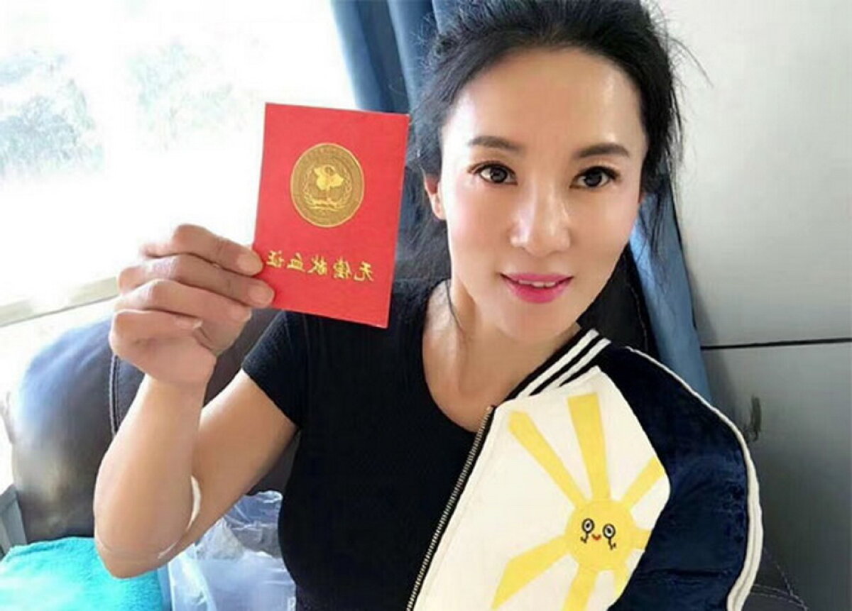 Кармен бусада. Самые красивые 50 летние женщины. 50 летняя женщина залетела. 50 летняя мама. Красивые женщины после 50 лет.