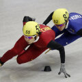 Wang Meng, în echipament roşu (foto: Reuters)
