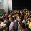 Deși a fost aglomerație la intrare,
în jurul orei 20:30, oamenii s-au
comportat decent și stewarzii nu
au provocat momente penibile