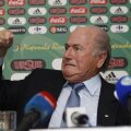 Da, aşa am reacţionat şi noi cînd am văzut cum arată gazonul de pe "magnificul stadion"