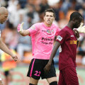 Epaminonda Nicu, Dragoş Balauru şi Modou Sougou (de la stînga la dreapta). Imagine din partida FCM Tîrgu-Mureş - CFR Cluj 0-2, din etapa a doua