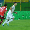 Marius Constantin (în alb) este mărul discordiei între Dinamo şi FC Vaslui