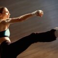 La un curs de Aerobic Kickboxing poţi pierde 450 de calorii, poţi învăţa să te aperi sau pur şi simplu te poţi distra!