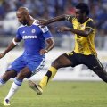 Nicolas Anelka jucînd într-un turneu întreprins de Chelsea în Asia