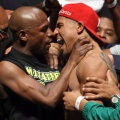 Mayweather jr. l-a atacat violent pe Ortiz la cîntarul oficial
