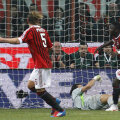 Muntari marchează, mingea trece de linia porţii, dar arbitrul nu vede golul