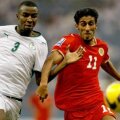 Ismael Abdullatif (dreapta) a dat două goluri și a ratat un penalty în meciul la o singură poartă din Bahrain