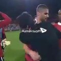 Momentul în care Sanchez Flores este lovit cu pumnul de portarul advers