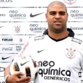 De cînd a sosit la Corinthians, Adriano a tot luat proporții
