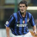 Chivu își termină acordul cu Inter pe 30 iunie 2012, iar discuțiile pentru prelungire se tot amînă