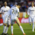 "Priviţi! Acesta este piciorul cu care am înscris", parcă a spus Cristiano după "racheta" din minutul 36 // Foto: Reuters