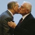 Procurorii DNA nu-i scapă din ochi pe Sandu şi Dragomir