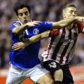 Muniain (19 ani, dreapta), argintul viu al lui Bilbao, în luptă cu Jurado // Foto: Reuters