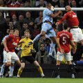 Momentul-cheie: Kompany (în albastru) înscrie pentru 1-0 // Foto: Reuters