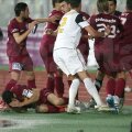 Problemele au început după ce Cadu i-a provocat pe fanii gazdă imediat ce a marcat din penalty