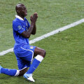 Balotelli a fost abandonat în spital de părinți din cauza unei malformații intestinale