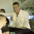 Gigi Becali în timp ce ordona traficul din Mamaia (foto: click.ro)