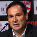 Negoiță deține 29,62% din acțiuni, în cote egale cu Badea și Săvulescu. Restul de 11,08% e în dreptul AFC Dinamo, iar 0,04% sînt la Cornel Dinu