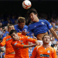 Susținut frenetic de un stadion arhiplin, Dorin Goian a venit destul de des în careu oaspeților // Foto: Reuters