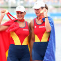 Canotoarele Georgeta Andrunache (stînga) şi Viorica Susanu au adus României una din cele patru medalii olimpice de aur cucerite de "tricolori" la Beijing 2008 // Foto: Cristi Preda