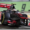 Hamilton va fi secondat de Maldonado şi Vettel.