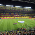 O imensă Senyera (steagul Catalunyei) realizată aseară din aproape 100.000 de plăcuţe pe Camp Nou // Foto: Reuters