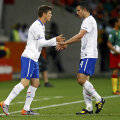 Huntelaar, stînga, eternul înlocuitor al lui Van Persie. De data asta, își vor împărți meciurile