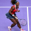 Serena Williams descătuşîndu-se în timpul meciului // Foto: Guliver/GettyImages
