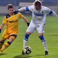 Maxim (la minge) a cîștigat aseară duelul cu Iulian Popa