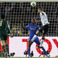 Guerrero loveşte necruţător. Cap, 1-0 şi Corinthians e campioana lumii. Guerrero a fost MVP-ul finalei // Foto: Reuters