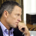 Lance Armstrong regretă că s-a dopat.