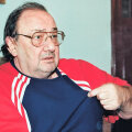 Născut la Năsăud, Ianul a fost președinte la Poli Iași, 1981-1985, șef al secției fotbal la Dinamo, 1985-1990, și președinte al "cîinilor" pînă în 1994