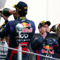 Webber a sărbătorit cu spatele performanţa lui Vettel.