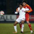 Sterling (în alb) i-a luat faţa fără probleme dinamovistului Nica // Foto: MediafaxFoto
