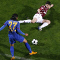 Meciurile cu Steaua au fost întotdeauna speciale pentru Săpunaru (stînga)